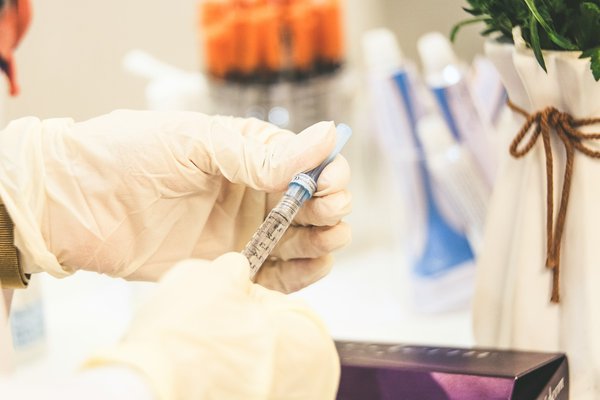 Injections esthétiques : ce que vous devez savoir avant de consulter